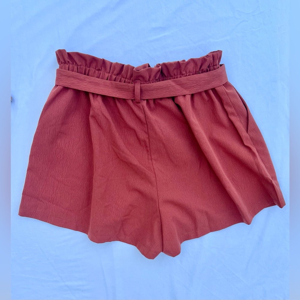 SHEIN 2pc Set Paperbag Pocket Shorts Belted S Floral Satin Cami Lace Inset XS - Picture 5 of 11